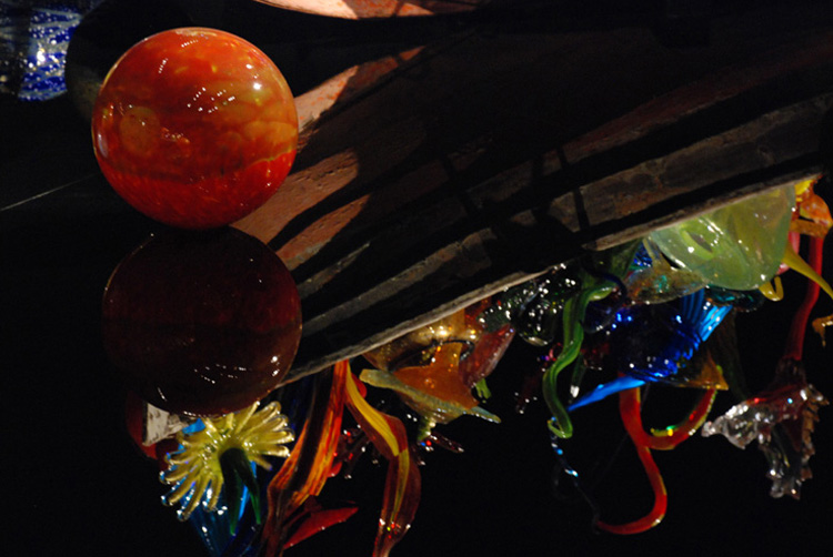chihulyboat