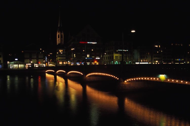 049ZurichNightBridge